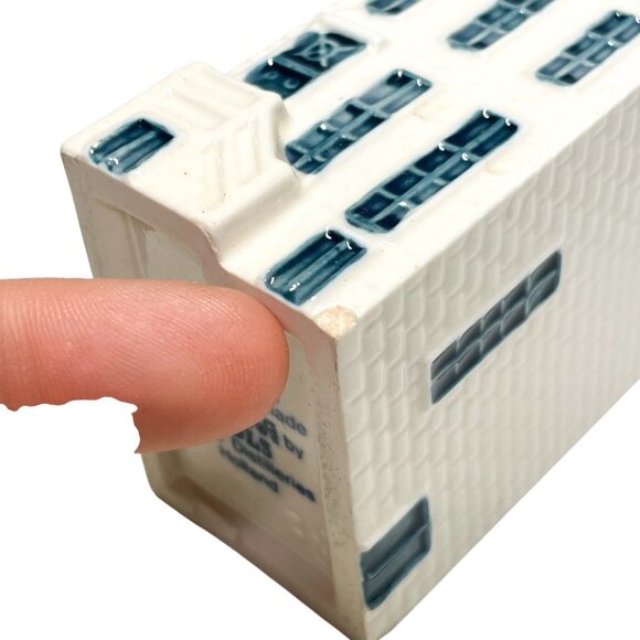 KLM Delft House by BOLS Amsterdam #38, Empty Liquid Is Evaporated - Picture 10 of 11